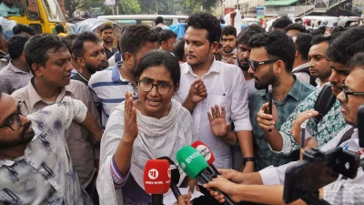 শাহবাগে পরীক্ষার্থীদের বিক্ষোভ