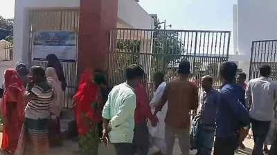 দুই আসামিকে ছাড়িয়ে নিতে লোকজন নিয়ে থানার ফটকে অবস্থান ও মব সৃষ্টির অভিযোগ উঠেছে উপজেলা বিএনপির সাধারণ সম্পাদক জহিরুল ইসলাম রিপনের বিরুদ্ধে