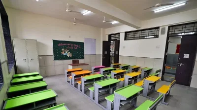 স্ক্রিন ছেড়ে আবার কলম-কাগজে ফিরলো যুক্তরাজ্যের বিখ্যাত স্কুল