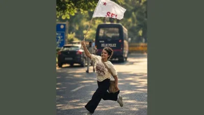 দিল্লি বিশ্ববিদ্যালয়ের অন্তর্গত হাঁসরাজ কলেজের শিক্ষার্থী পুঝাক্কাল পবিত্রা