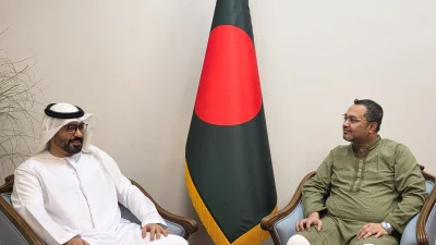 প্রধানমন্ত্রীর উপদেষ্টা ও প্রধানমন্ত্রীর কার্যালয়ের মুখপাত্র মাহ্‌দী আমিনের সঙ্গে সংযুক্ত আরব আমিরাতের রাষ্ট্রদূত আবদুল্লাহ আলী আল হুমুদির সৌজন্য সাক্ষাৎ