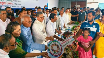 লকাই বিশ্বাসের হাতে ঘরের চাবি তুলে দিলেন রুহুল কবির রিজভী