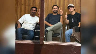 ককরোচ জনতা পার্টির (সিজেপি) নেতা অজিঙ্কা শিন্ডেকে (বামে), আশুতোষ রাঙ্কা (মাঝে) ও সৌরভ দাস (ডানে)। ছবি: এক্স