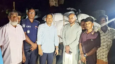 নওগাঁয় অন্যত্র সরানোর চেষ্টাকালে ১২০ বস্তা ডিএপি সার জব্দ করেছে উপজেলা প্রশাসন