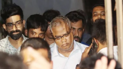 টানা ৩০ ঘণ্টা অবরুদ্ধ থাকার পর উদ্ধার হওয়া চুয়েট উপাচার্য অধ্যাপক শেখ শরীফুল আলম