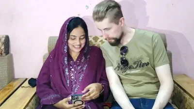 প্রেমের টানে সুদূর ফিনল্যান্ড থেকে জামালপুরের সরিষাবাড়ীতে এসে বিয়ে করেছেন সিমোলা মিকা নামের এক যুবক