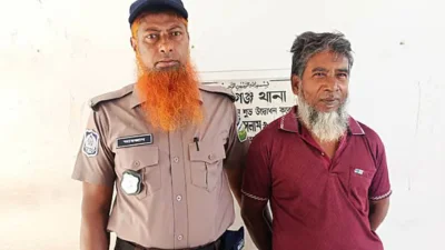ওই ব্যক্তিকে গ্রেফতার করেছে পুলিশ
