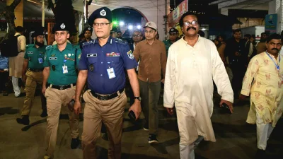 ঢাকেশ্বরী মন্দিরে দুর্গাপূজার নিরাপত্তা ব্যবস্থা পরিদর্শনে আইজিপি