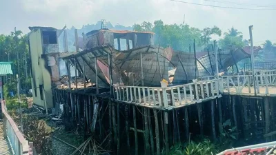 শনিবার সকালে উখিয়ার ইনানীর পাটুয়ারটেক সৈকতে কাঠের তৈরি একটি রিসোর্টে অগ্নিকাণ্ডে ১০ জন নিহতের পর পর্যটকদের নিরাপত্তাহীনতার বিষয়টি সামনে এসেছে।