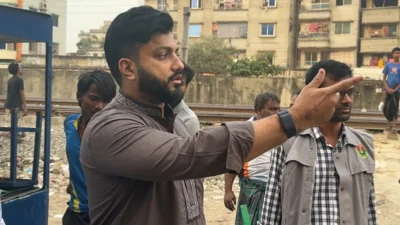 শনিবার অস্ত্র হাতে ‘মাদকবিরোধী’ অভিযান চালান প্রতিমন্ত্রী ইশরাক হোসেন