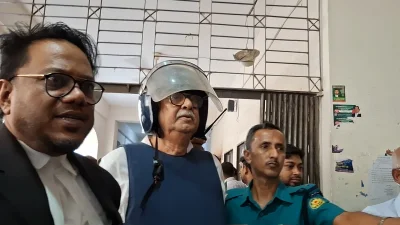 আদালত চত্বরে সদস্য সুলতান মোহাম্মদ মনসুর আহমেদ