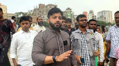 মাদকবিরোধী অভিযানে ইশরাক হোসেন (ছবি: সংগৃহীত)