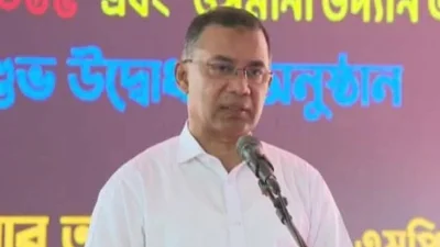 জুলাই গণঅভ্যুত্থানের শহীদ পরিবারের সদস্যদের সঙ্গে নিয়ে রাজধানীর ওসমানী উদ্যানে ‘জুলাই স্মৃতিস্তম্ভের’ উদ্বোধনী অনুষ্ঠানে প্রধানমন্ত্রী তারেক রহমান