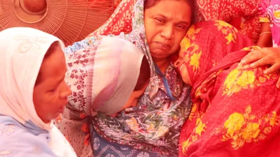 নিহত সুপারভাইজার সোহেল রানার স্বজনদের আহাজারি