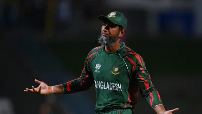 বিতর্কের পর ক্ষমা চেয়েছেন মাহমুদউল্লাহ।