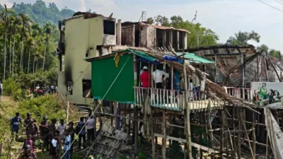 কক্সবাজারের উখিয়ার ইনানীতে টুপটুপ রেস্তোরাঁ অ্যান্ড রিসোর্টে অগ্নিকাণ্ডে ১০ পর্যটকের মৃত্যুর ঘটনায় পুলিশের করা মামলায় রিসোর্টের দুই মালিকের মধ্যে একজনের নাম থাকলেও অন্যজনের নাম নেই