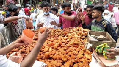 পুরি-পেঁয়াজুর দোকানেও থাকতে হবে লাইসেন্স (ফাইল ছবি)