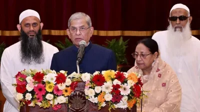 বক্তব্য দিচ্ছেন রাষ্ট্রপতি মির্জা ফখরুল ইসলাম আলমগীর
