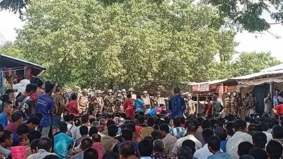 খাগড়াছড়ি ও রাঙামাটি জেলায় শনিবার অর্ধদিবস সড়ক ও নৌপথ অবরোধের ডাক দিয়েছে ছাত্র-জনতার সংগ্রাম পরিষদ নামের একটি সংগঠন