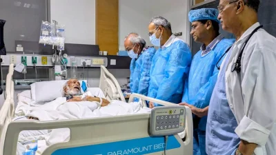 হাসপাতালে চিকিৎসাধীন স্থানীয় সরকার, পল্লী উন্নয়ন ও সমবায় মন্ত্রণালয়ের মন্ত্রী ড. আব্দুল মঈন খান