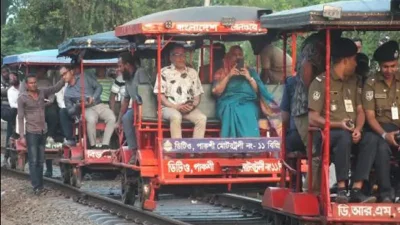 সরকারি সফরে রেলওয়ে সচিব ও তার স্ত্রী