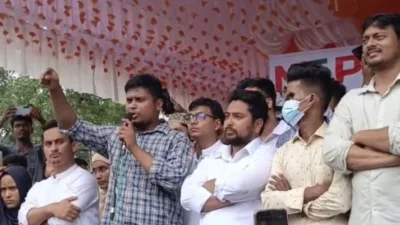 একটি সমাবেশে এনসিপি নেতারা (ছবি: সংগৃহীত)