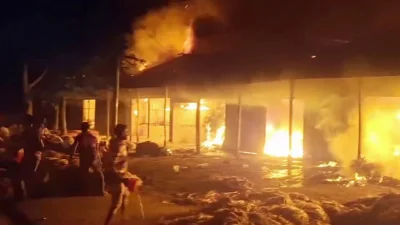 উপজেলার বুড়াইচ ইউনিয়নের ফলিয়া বাজারে এ অগ্নিকাণ্ড ঘটে। ছবি: সংগৃহীত