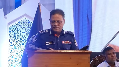 আইজিপি আলী হোসেন ফকির।