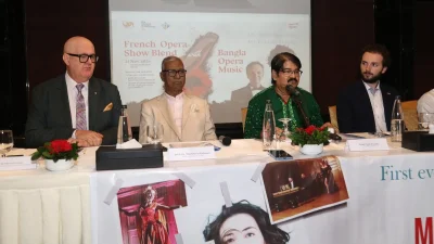 হোটেল ইন্টারকন্টিনেন্টালে আয়োজিত সংবাদ সম্মেলনে