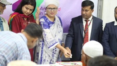 সাভারের জলেশ্বর শাখায় মিউচুয়াল ট্রাস্ট ব্যাংকের ২৭তম প্রতিষ্ঠাবার্ষিকী উদযাপন
