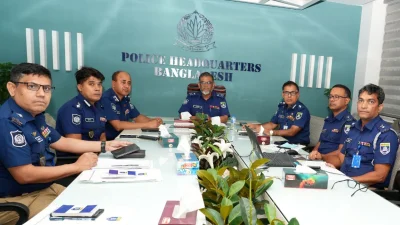 পুলিশ হেডকোয়ার্টার্সে মাসিক অপরাধ পর্যালোচনা সভা