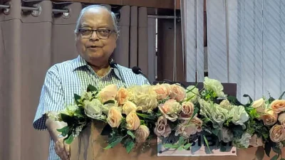 অনুষ্ঠানে বক্তব্য রাখছেন জাতীয় অধ্যাপক মাহবুব উল্লাহ