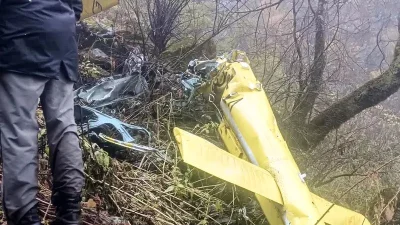 জোশিমঠ উপত্যকার ওপর দিয়ে উড়ে যাওয়ার সময় হেলিকপ্টারটি যোগাযোগ হারিয়ে ফেলে
