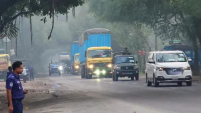 ইউরেনিয়ামবাহী গাড়ি যাচ্ছে রূপপুর পারমানবিক বিদ্যুৎ কেন্দ্রে।