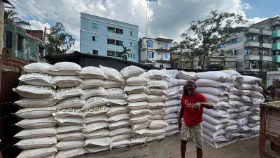 উদ্ধার করা সারের বস্তা