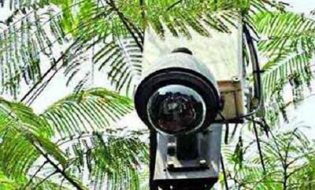 গুলশানের একটি সড়কে স্থাপিত সিসি ক্যামেরা