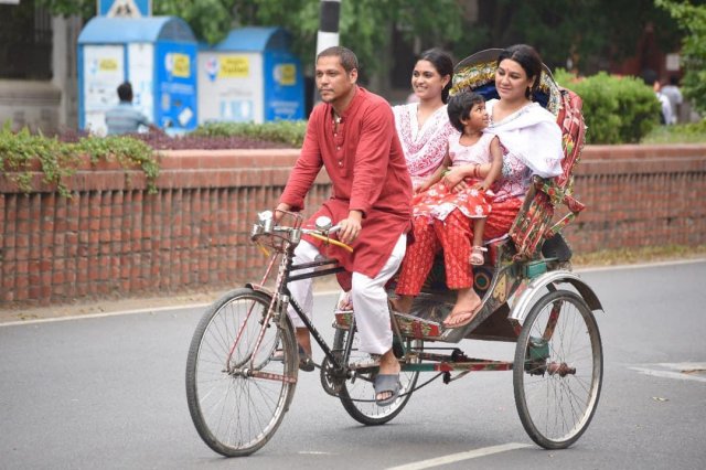 &lsquo;ফেরেশতে&rsquo; ছবির শুটিংয়ে জয়া ও শিমু