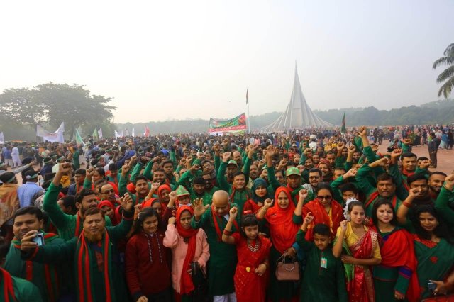 বিজয় দিবসে স্মৃতিসৌধ (10)