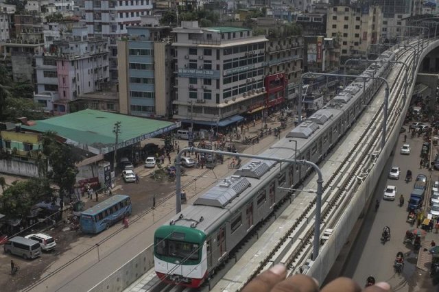 নিহত সাত জাপানি নাগরিকের স্মরণে স্মৃতিস্তম্ভ