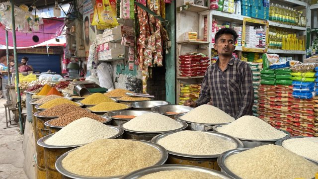 চাল-ডাল (ছবি: আসাদ আবেদীন জয়)