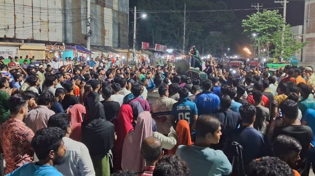 রাজশাহীতে বৈষম্যবিরোধী ছাত্র আন্দোলনের বিক্ষোভ (ছবি বাংলা ট্রিবিউন)
