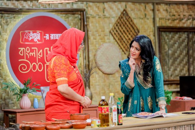 অতিথির সঙ্গে নাবিলা