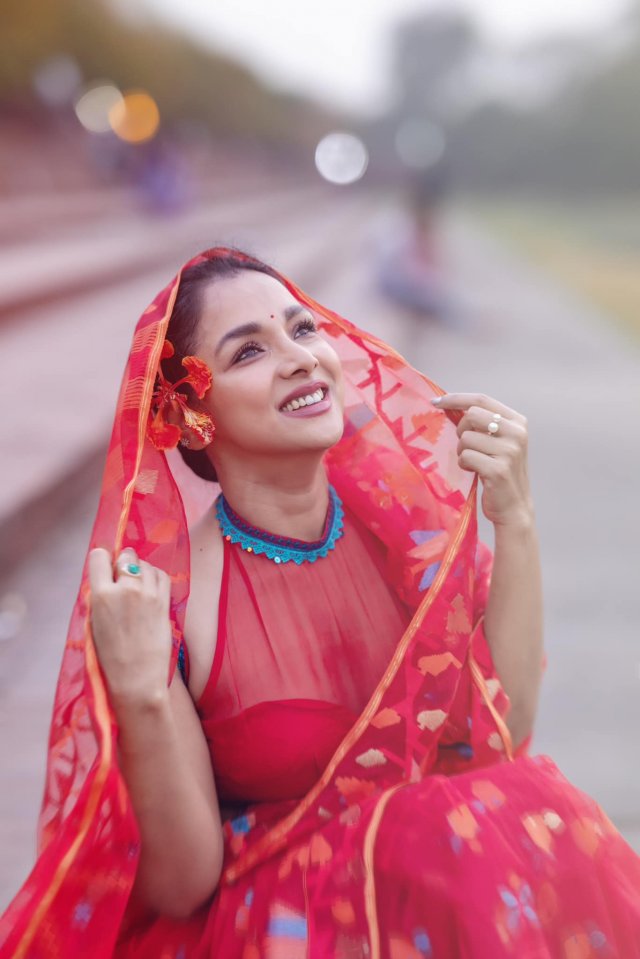 রুনা খান
