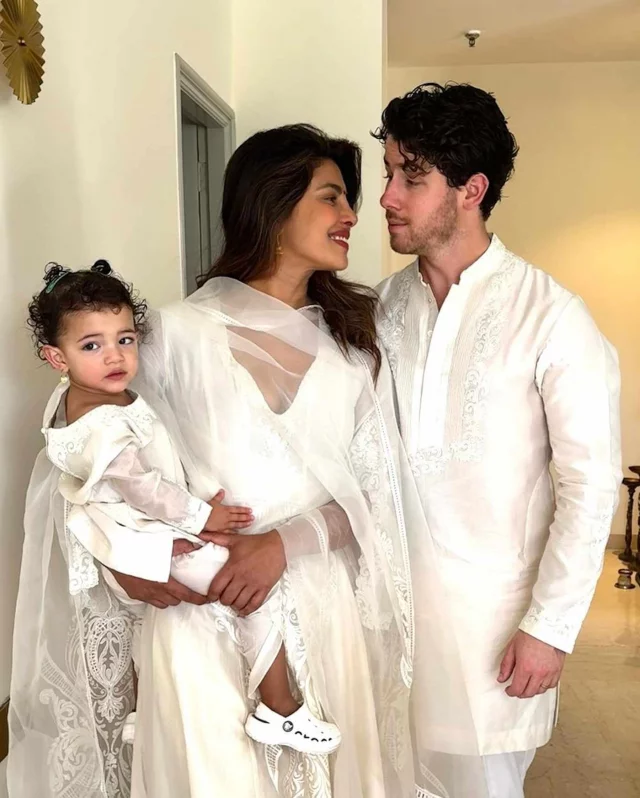 মেয়ে মালতিকে নিয়ে প্রিয়াঙ্কা চোপড়া ও নিক জোনাস 