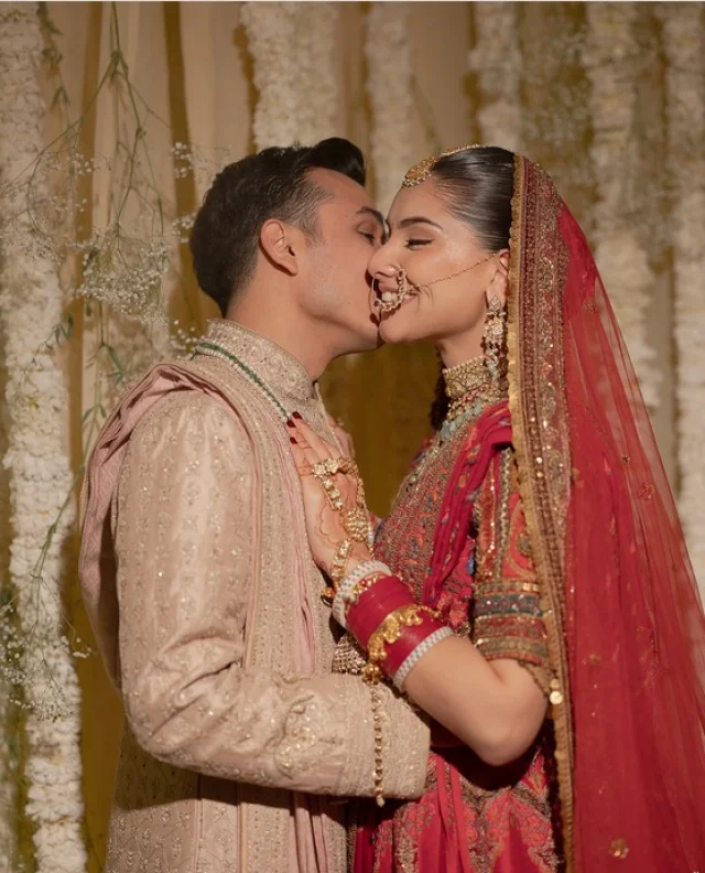 অনুভ জৈন ও হৃদি নারাং