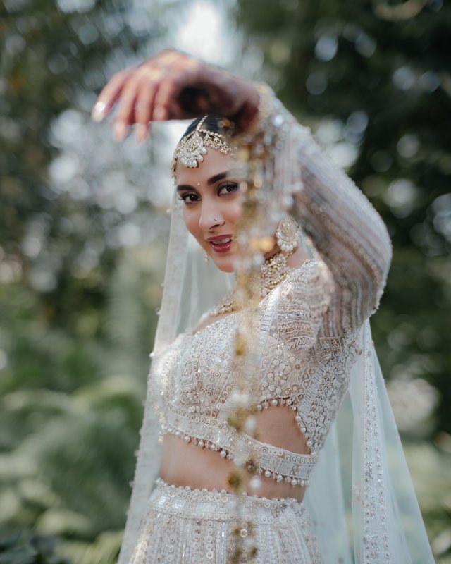 মেহজাবীন চৌধুরী 