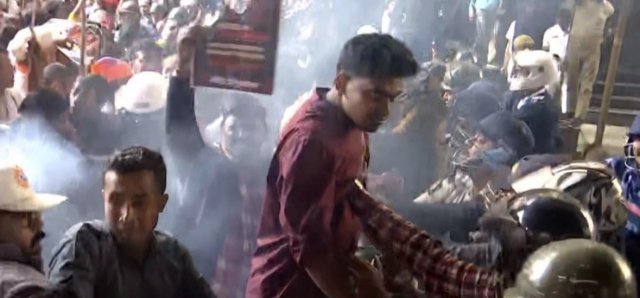 কলকাতায় বিক্ষোভ