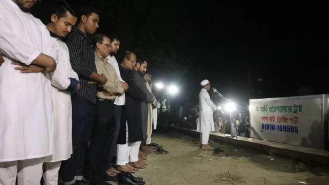 শহীদ মিনারে কারিনা কায়সারের তৃতীয় জানাজা