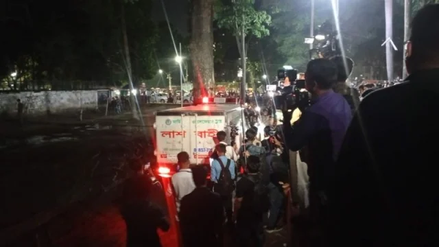 শহীদ মিনারে কারিনা কায়সারের তৃতীয় জানাজা