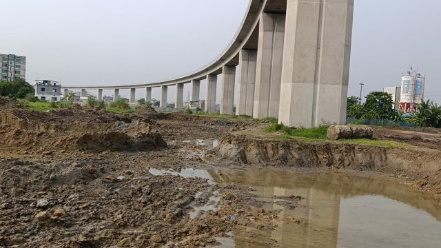 এ ঘটনায় সামাজিক যোগাযোগমাধ্যমে একটি ভিডিও ছড়িয়ে পড়লে স্থানীয় লোকজনের মধ্যে উদ্বেগ তৈরি হয়